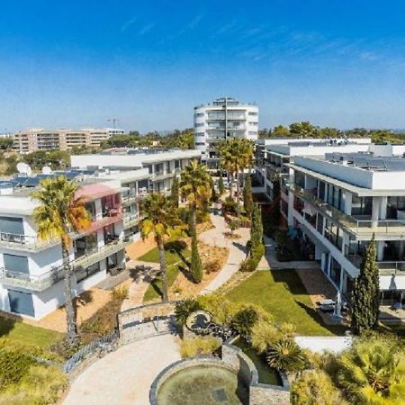 Apartamentos Cavalo Preto Beach Resort Картейра Экстерьер фото