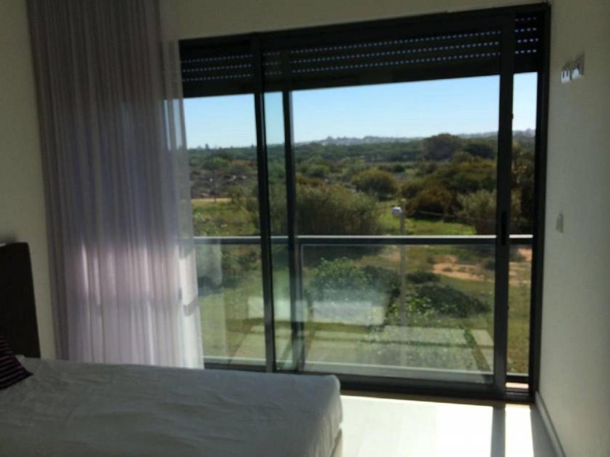 Apartamentos Cavalo Preto Beach Resort Картейра Экстерьер фото