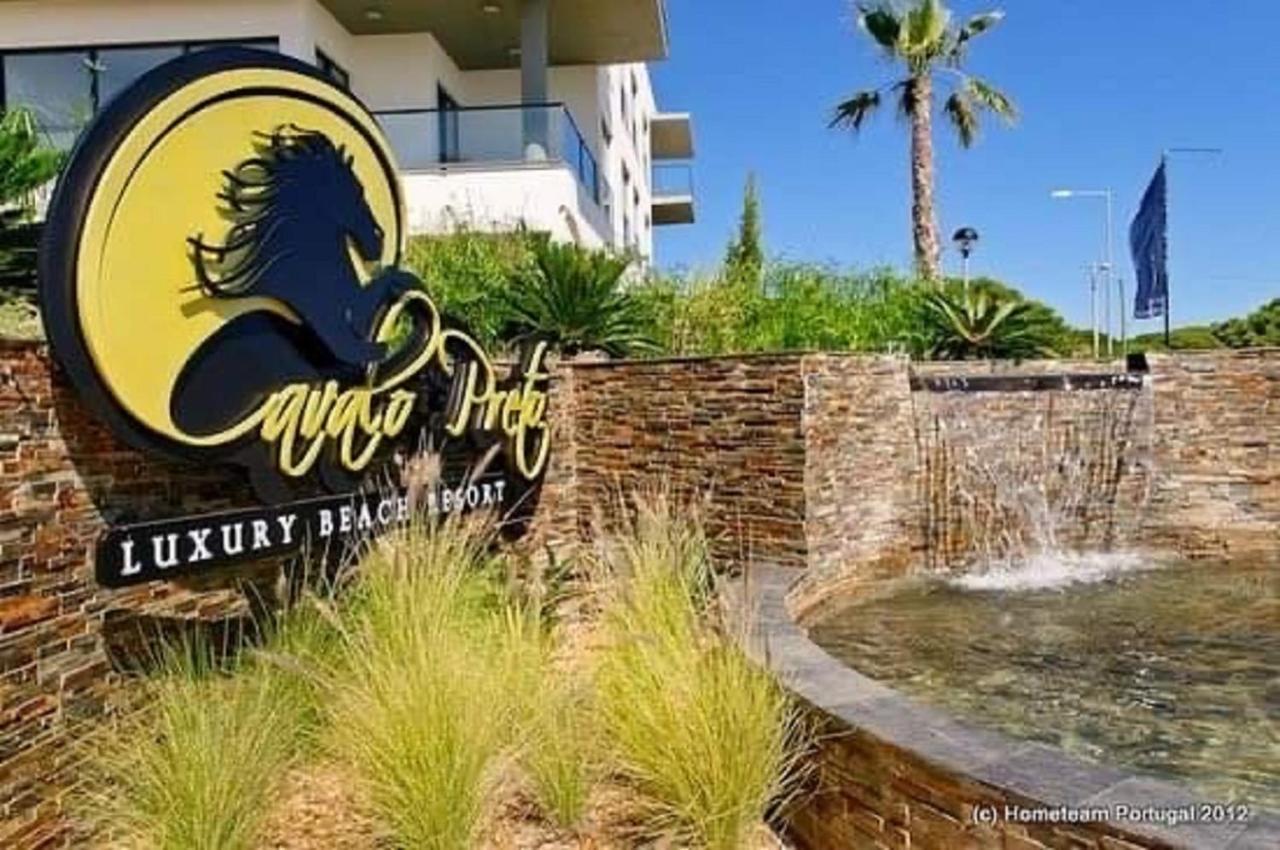 Apartamentos Cavalo Preto Beach Resort Картейра Экстерьер фото