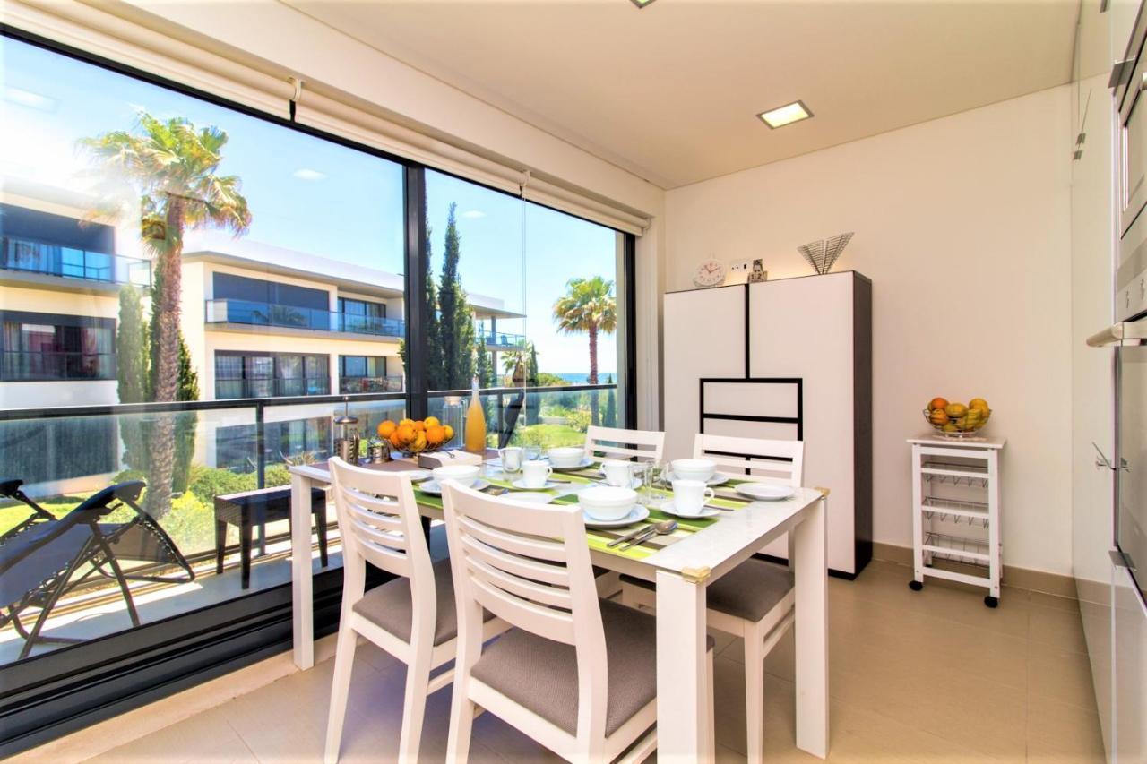 Apartamentos Cavalo Preto Beach Resort Картейра Экстерьер фото