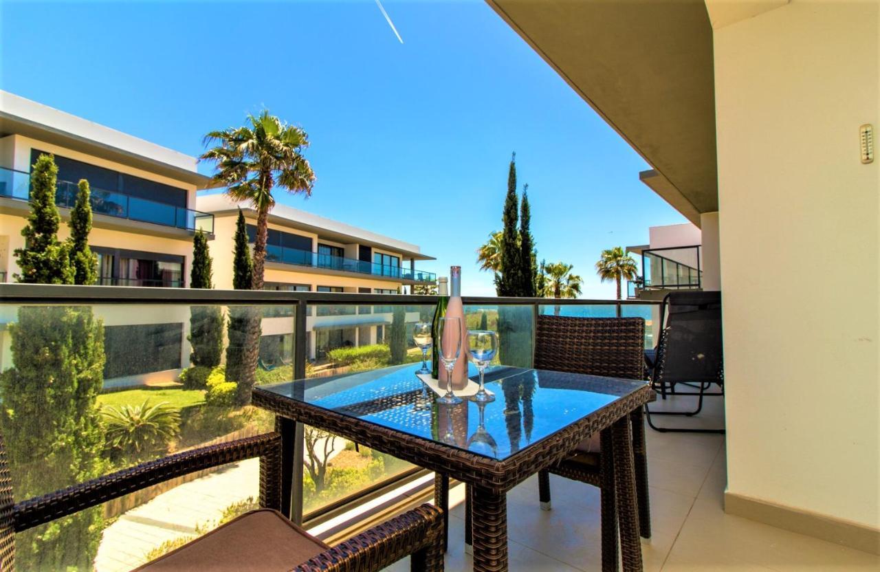 Apartamentos Cavalo Preto Beach Resort Картейра Экстерьер фото